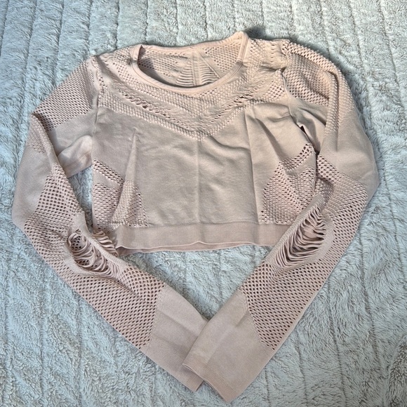 ALO Yoga Dust Pink / Cream Distressed Knit Crop Top - Picture 2 of 4